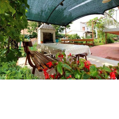 Ferienwohnung Aurora mit Gartengrill, klimatisiert