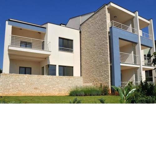 Ferienwohnung in Ližnjan mit Möbliertem Balkon