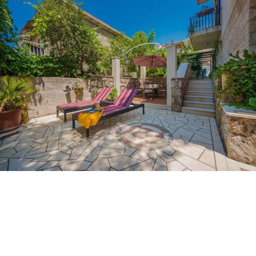 Ferienwohnung Ivona mit Terrasse und Außendusche
