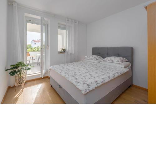 Ferienwohnung Marica 4 in Strandnähe mit Parkplatz