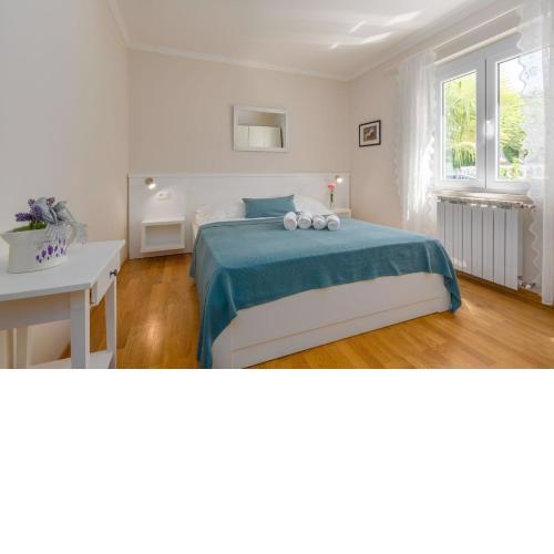 Ferienwohnung mit überdachter Terrasse und Pool