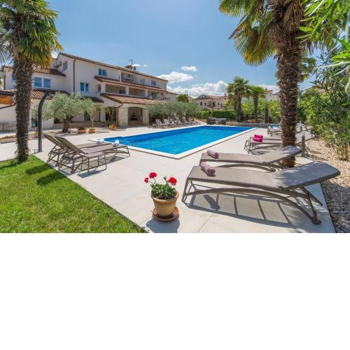 Ferienwohnung Paradiso für 2 Personen mit Pool
