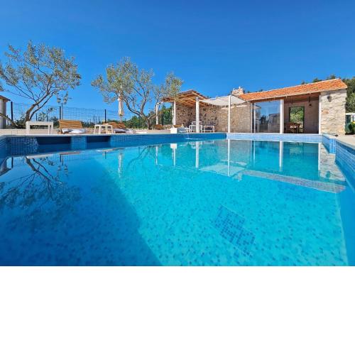 Flamingo - House with private pool