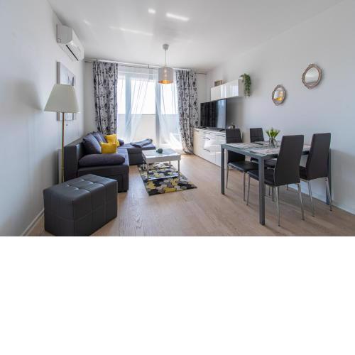 Flexible SelfCheckIns 32 - Zagreb - Garage - Electric vehicle ccharger - Big Loggia - New - Apartments Repinc 32