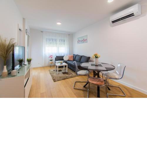 Flexible SelfCheckIns 51 - Zagreb - Garage - Loggia - New