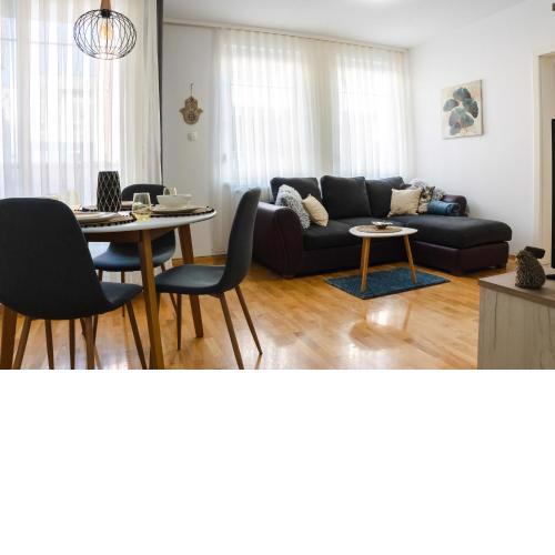 Flexible SelfCheckIns 52 - Zagreb - Parking - Loggia