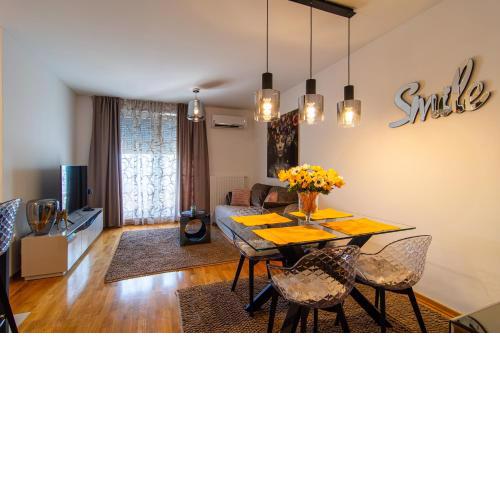 Flexible SelfCheckIns 74 - Zagreb - Garage - Loggia - New