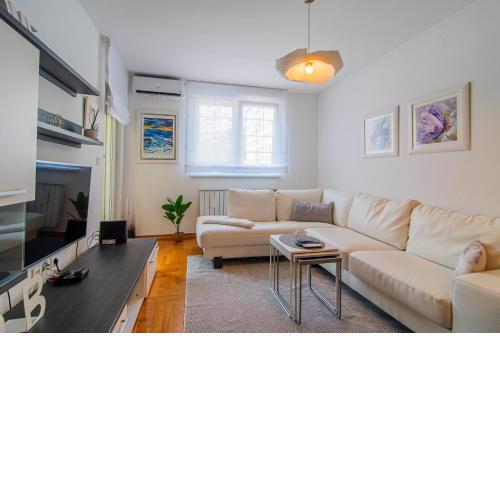 Flexible SelfCheckIns 90 - Zagreb - Garage - Loggia