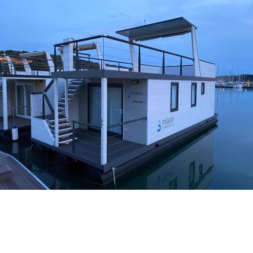 Floating house ARENA 3