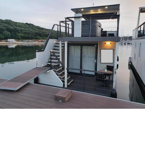 Floating House SENA