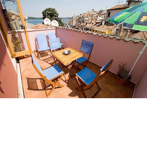 Flora - family apartment with terrace in Centre of Rovinj