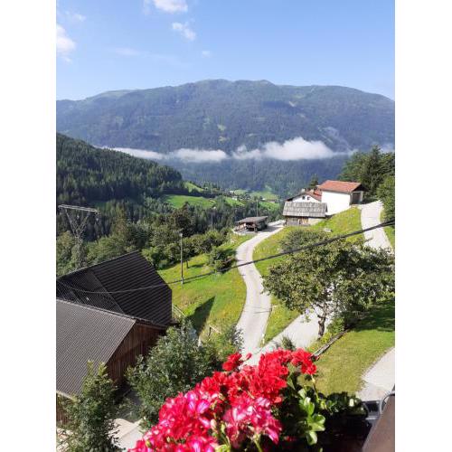Four Bedroom Chalet Appartement near Bad Kleinkirchheim