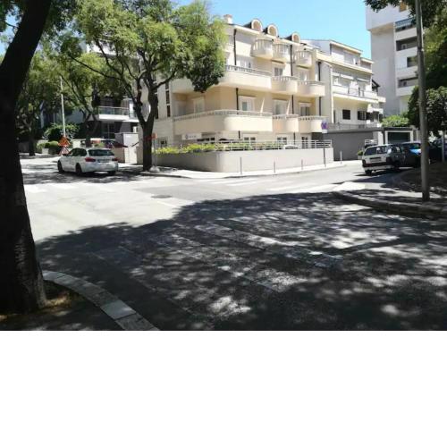 Friendly Well Located Family Apartment