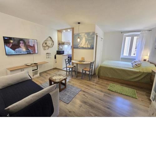 FRITULA - Studio Apartment
