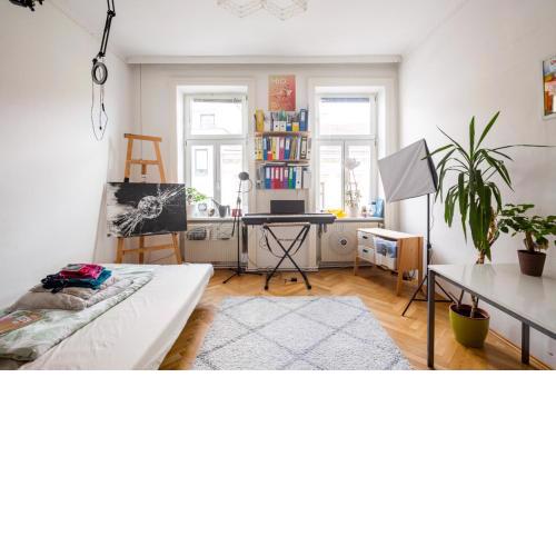 FRO-MEDIA - Streetside Room 2 - Community Space