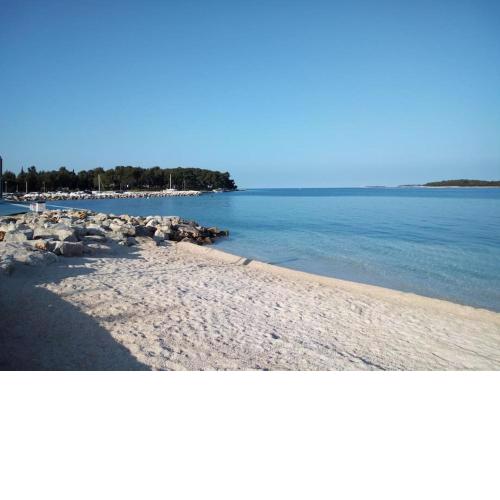 Fully Renovated Studio Apartment Pula Stinjan near the Beach