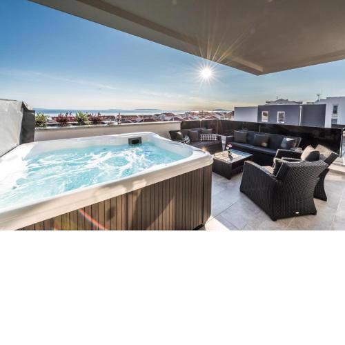 FUX Penthouse Whirlpool Meerblick Zadar