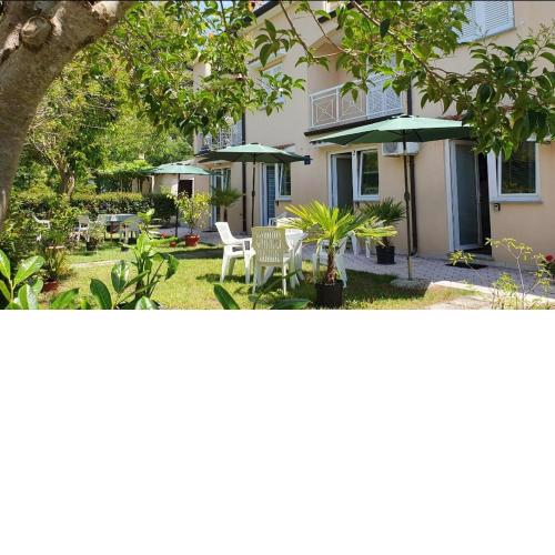 Garden Rooms Chiara