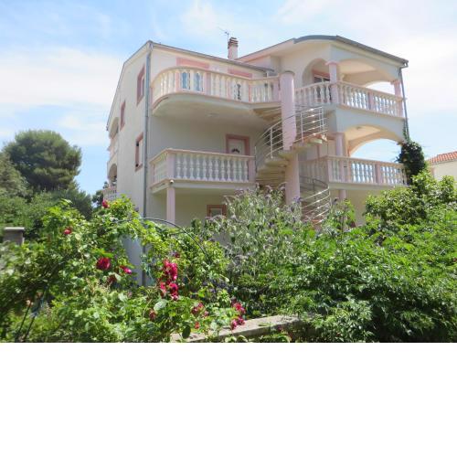 Gardenia Apartments
