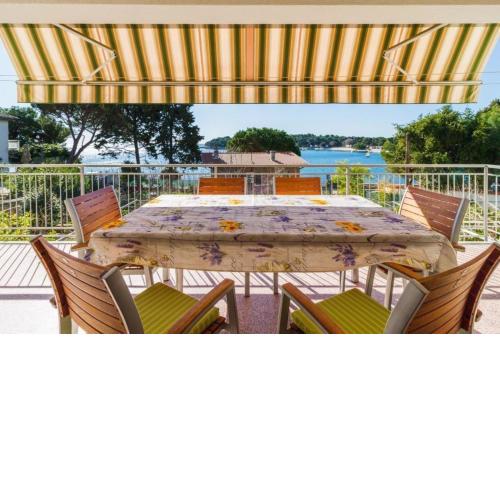 Geräumige Wohnung Lory mit Meerblick in Strandnähe