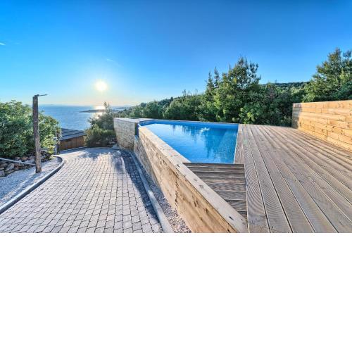 Golden Haven Luxe Glamp Resort