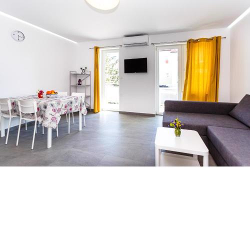 Golden Island Apartments
