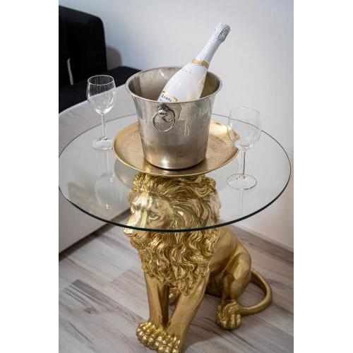 Golden Lion Suite