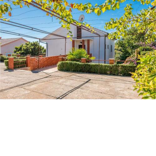 Gorgeous Apartment In Krk With Kitchen