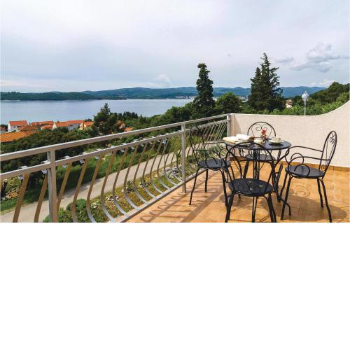 Gorgeous Apartment In Orebic With House Sea View