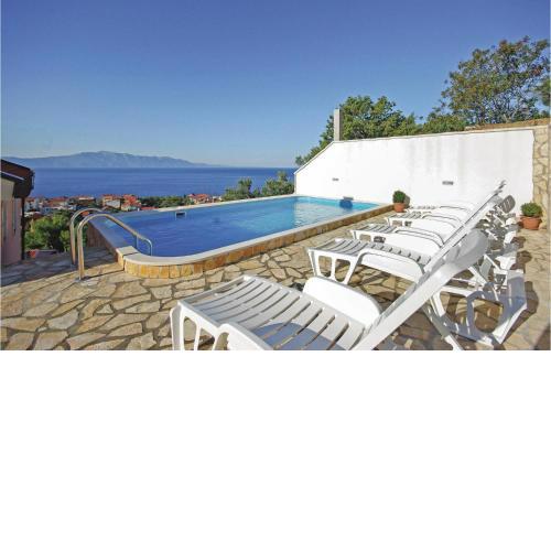 Gorgeous Apartment In Podaca With House Sea View