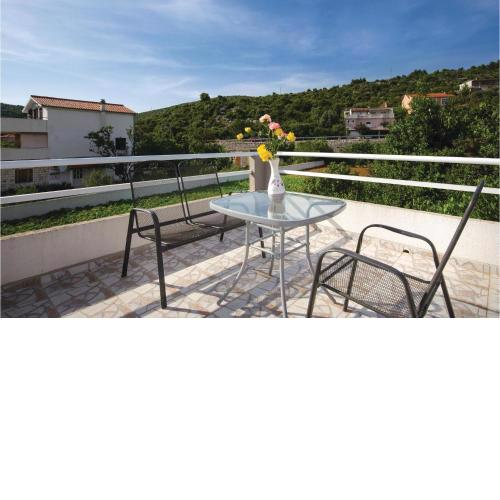 Gorgeous Apartment In Poljica With Wifi
