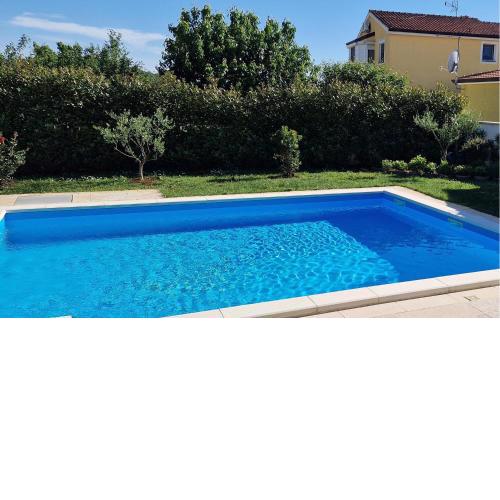 Gorgeous Apartment In Porec With Wifi