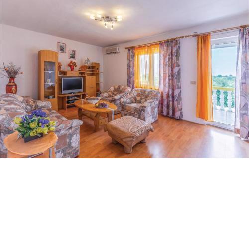 Gorgeous Apartment In Pula With House Sea View