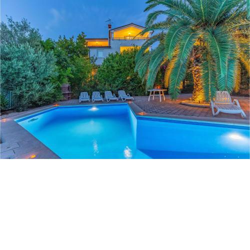 Gorgeous Apartment In Pula With Wifi