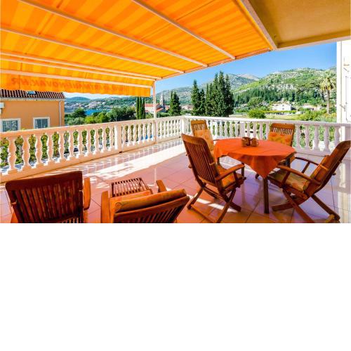 Gorgeous Apartment In Slano With Kitchen