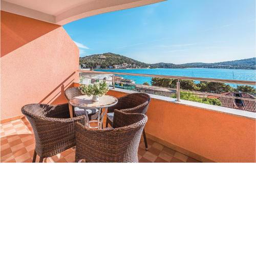Gorgeous Apartment In Tisno With Kitchen