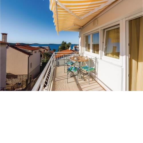 Gorgeous Apartment In Zaboric With Kitchen