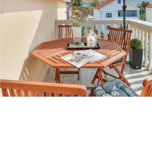 Gorgeous Apartment In Zadar With Wifi