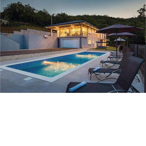 Gorgeous Home In Bregi With Kitchen
