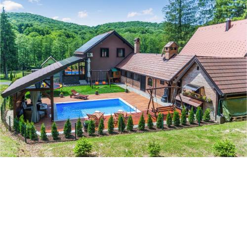 Gorgeous Home In Novo Zvecevo With Sauna