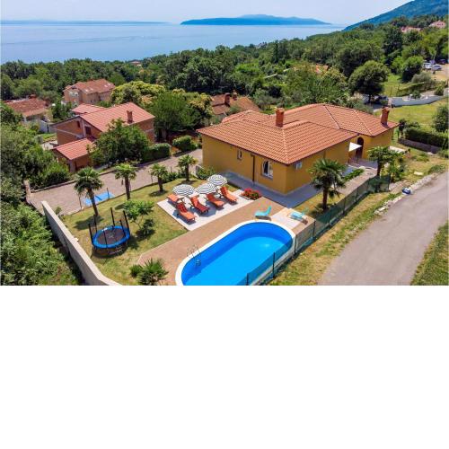 Gorgeous Home In Opric With Outdoor Swimming Pool