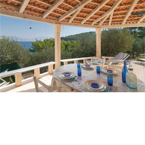 Gorgeous Home In Postira With Kitchen