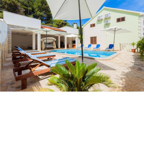 Gorgeous Home In Prizba With House Sea View