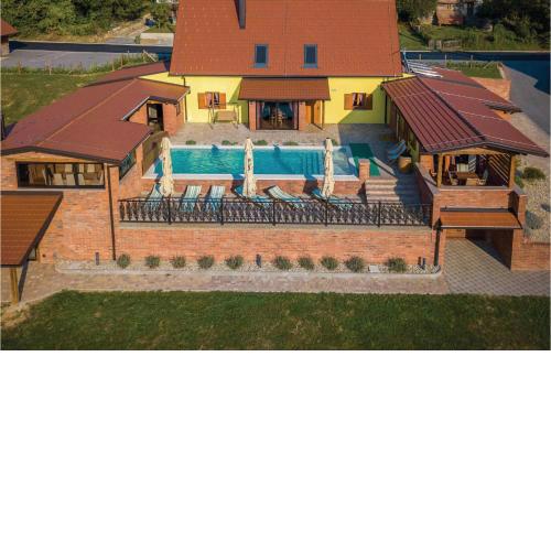 Gorgeous Home In Repusnica With Sauna