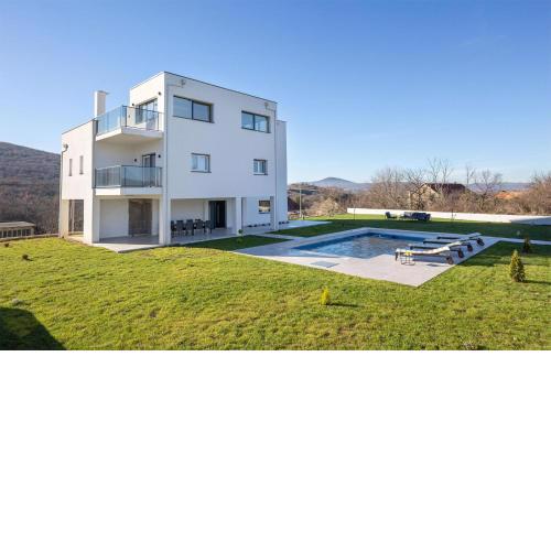 Gorgeous Home In Trilj With Sauna