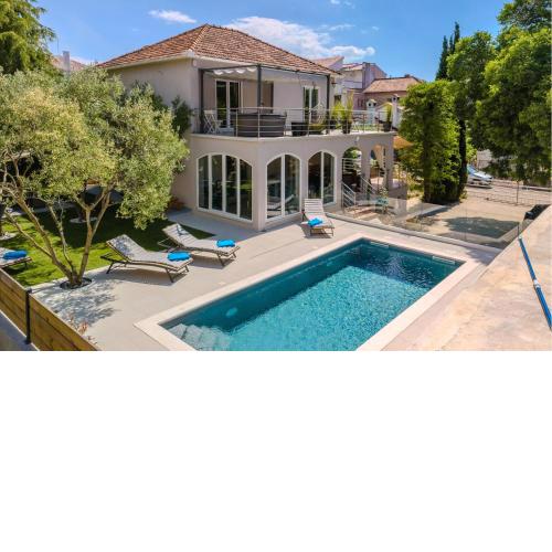 Gorgeous Home In Zadar With Indoor Swimming Pool