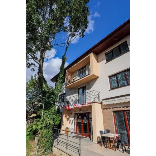 Grand Hotel Senica, Garni