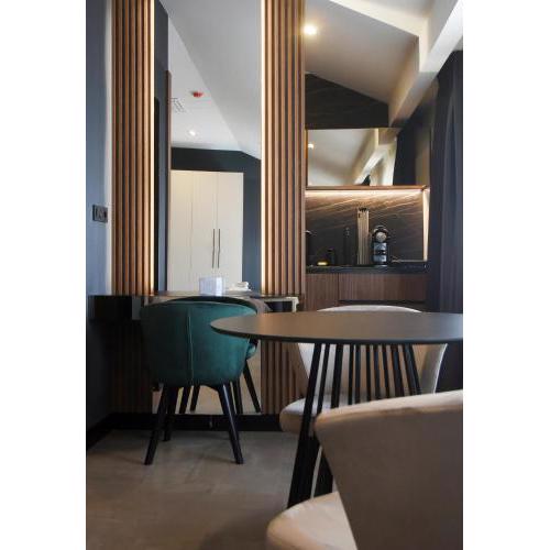 Grandeur Apartments