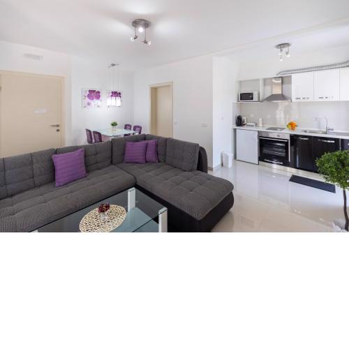 Green Paradise Apartments