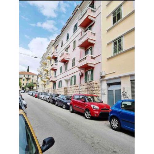 Große charmante Altbauwohnung im Zentrum von Split